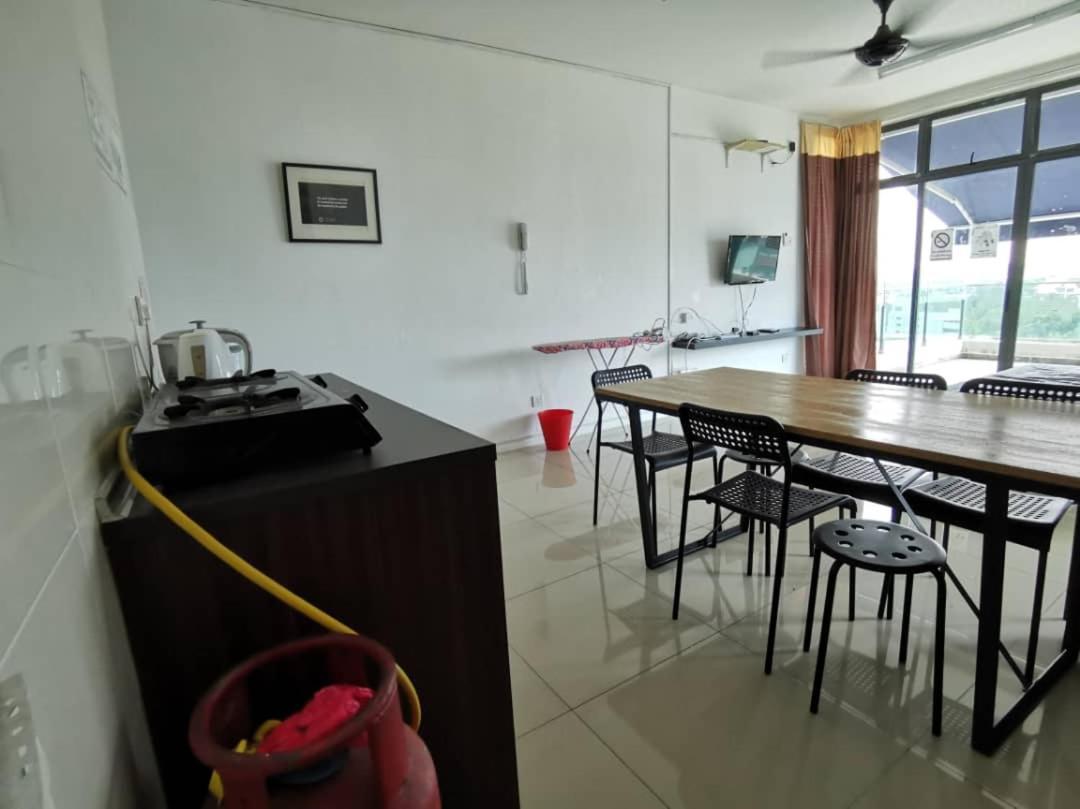 Vista Alam Serviced Apartment Near Idcc Sacc Pkns Uitm Msu Avisena Shah Alam Kültér fotó