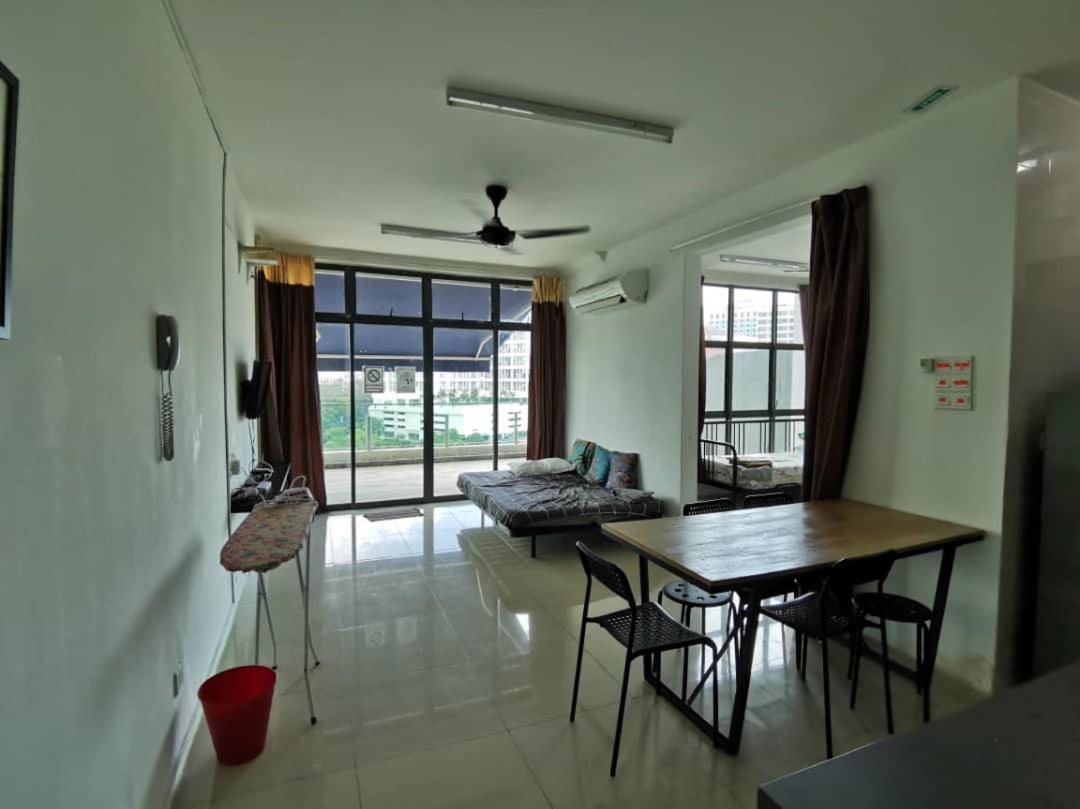 Vista Alam Serviced Apartment Near Idcc Sacc Pkns Uitm Msu Avisena Shah Alam Kültér fotó